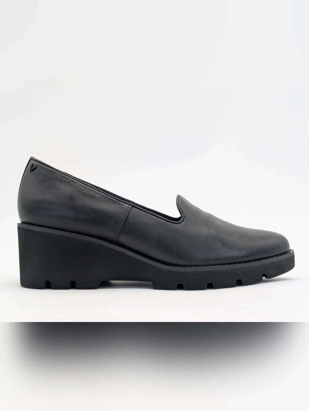Vionic Willa Size 9 Genuine Smooth Black Leather Slip-On Moc-Toe Wedge Loafers